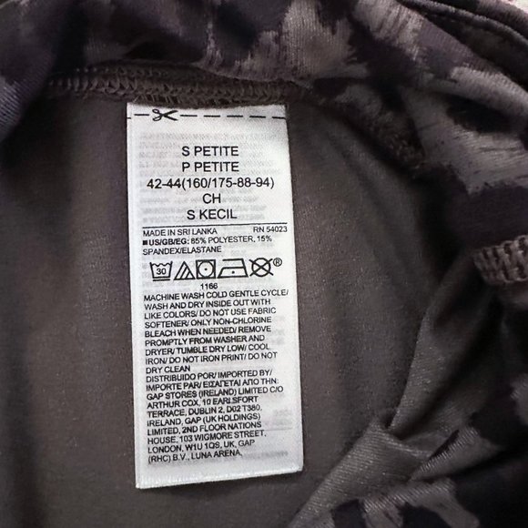 GAPFIT High Rise Dry Wicking Compression Cropped Leggings Size Small Petite - Picture 3 of 6